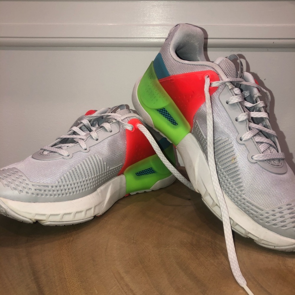 Under Armor Hovr Apex Women’s sneakers